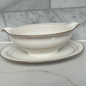 Noritake Ivory China, Marseille one piece Gravy Boat